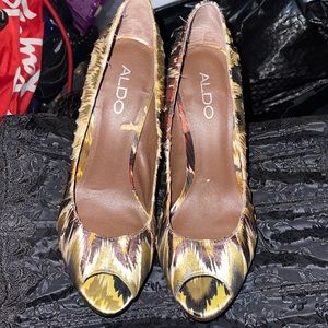 Aldo earth tone colored heel